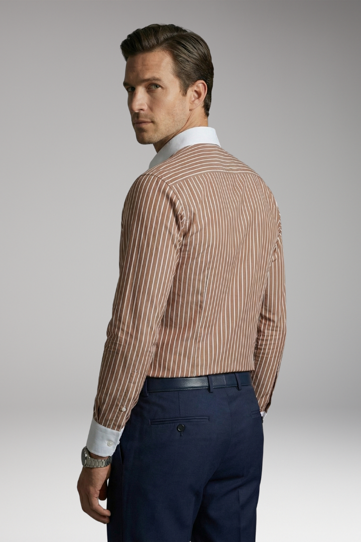 Men’s Shirt with Lapel Collar and Buttoned Cuffs
