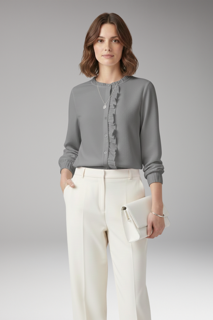 Women’s Blouse with Round Neckline and Even Exterior