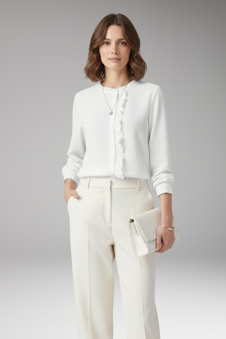 Women’s Blouse with Round Neckline and Even Exterior