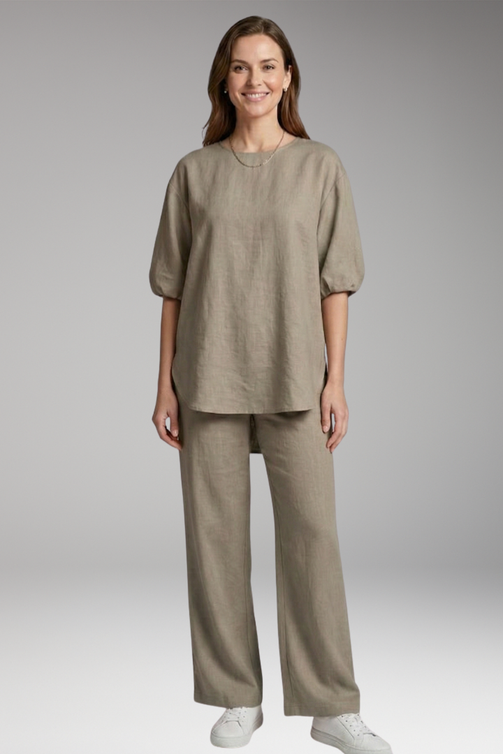 Women's Loungewear Set with Short Sleeves and Wide-Leg Trousers