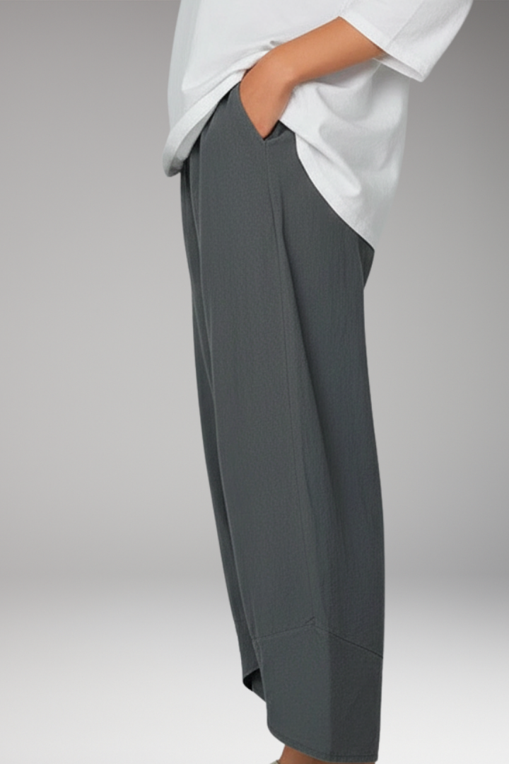 Women’s Cropped Trousers with Overlapping Hem and Side Pockets