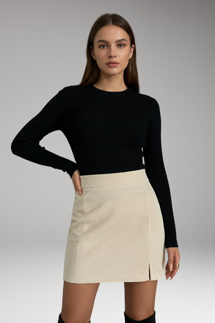 Women’s Short Skirt with Zipper and Slit Hem